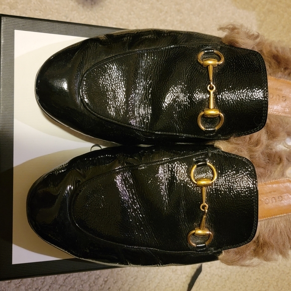 Gucci Shoes - Authentic Gucci Princeton slippers
